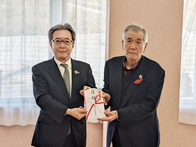 災害備蓄食料品を寄贈しました